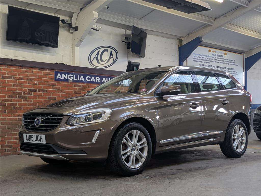 <p>2015 VOLVO XC60 SE LUX NAV D4 AWD AU</p>