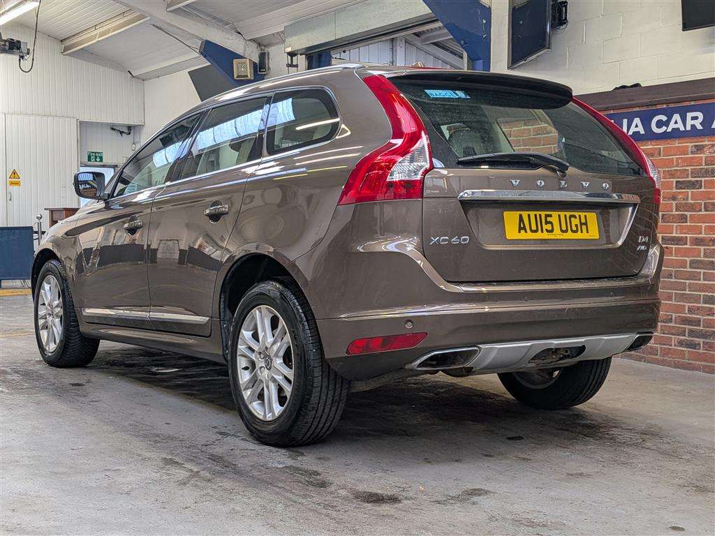 <p>2015 VOLVO XC60 SE LUX NAV D4 AWD AU</p>