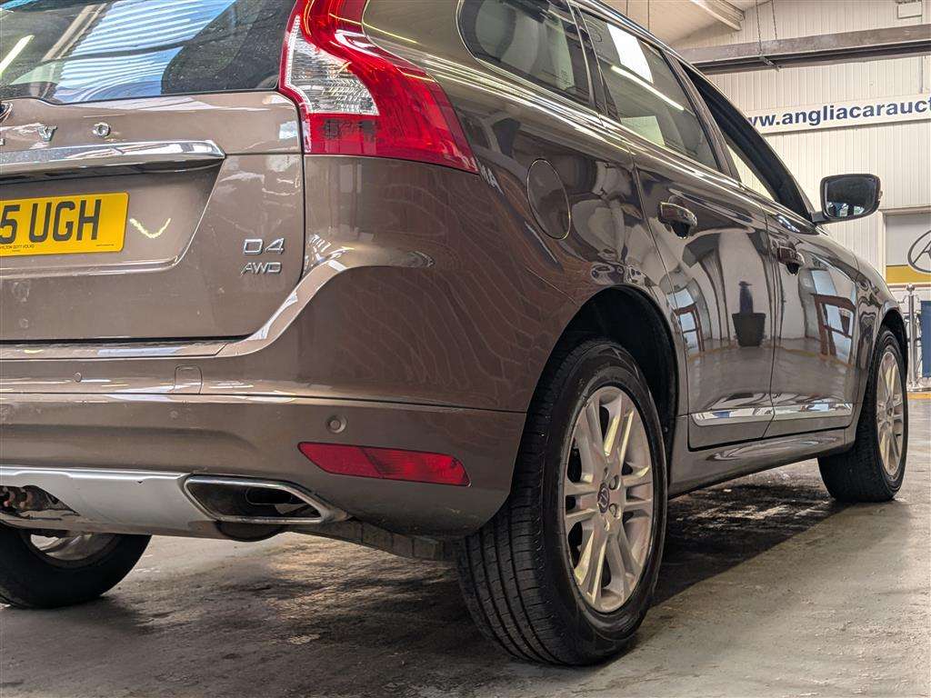 <p>2015 VOLVO XC60 SE LUX NAV D4 AWD AU</p>