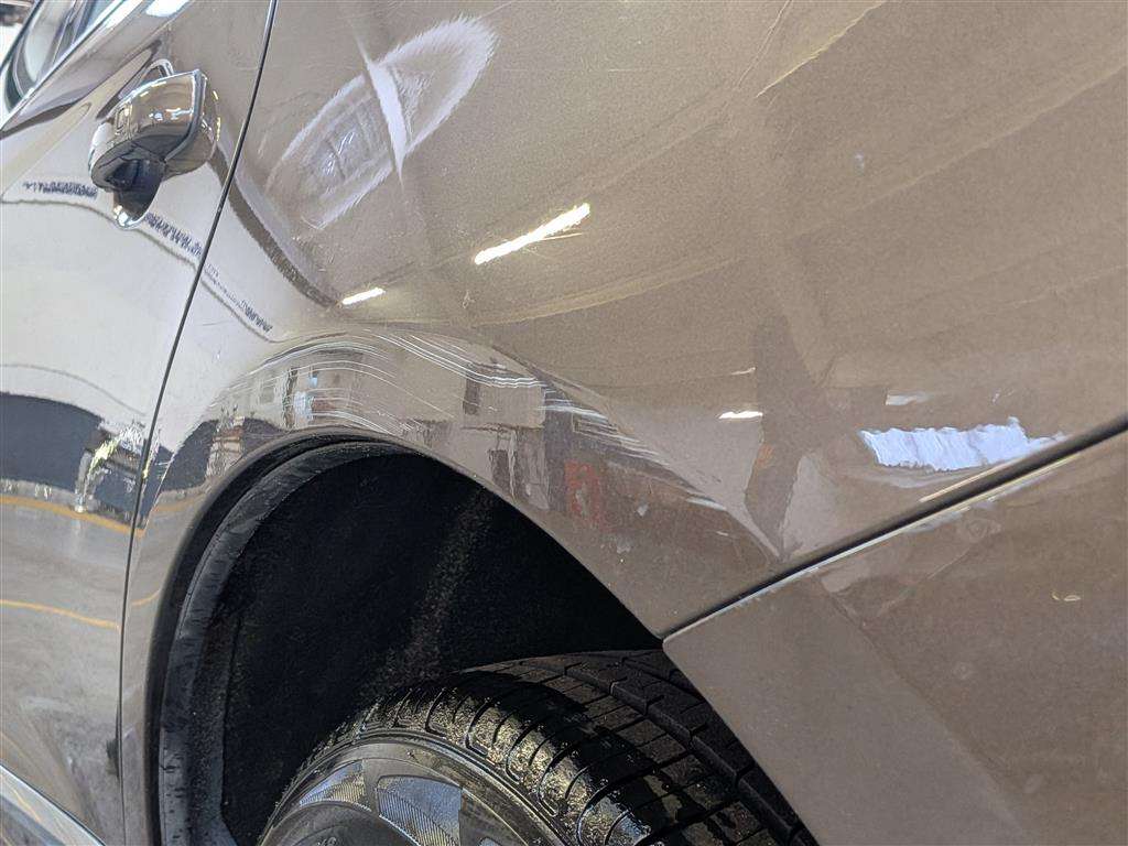 <p>2015 VOLVO XC60 SE LUX NAV D4 AWD AU</p>
