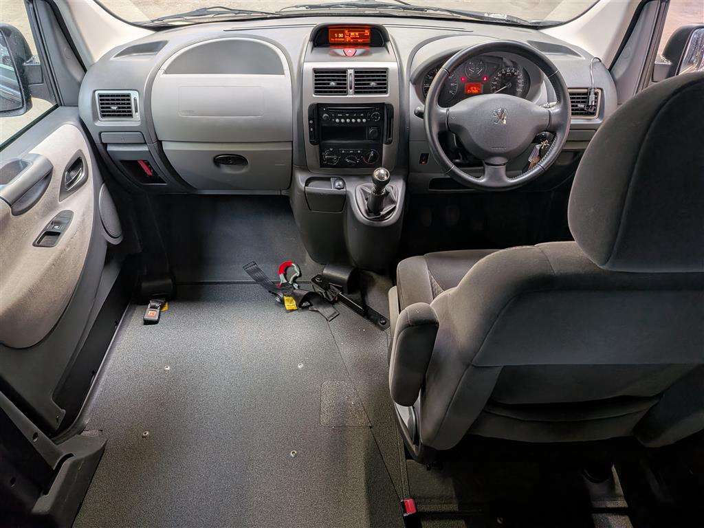 <p>2012 PEUGEOT EXPERT TEPEE LEISURE L1 H W.A.V.</p>
