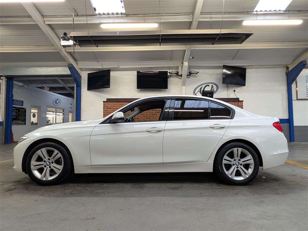 <p>2012 BMW 320D SPORT</p>