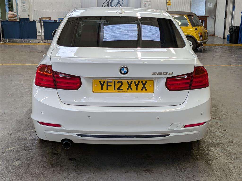 <p>2012 BMW 320D SPORT</p>