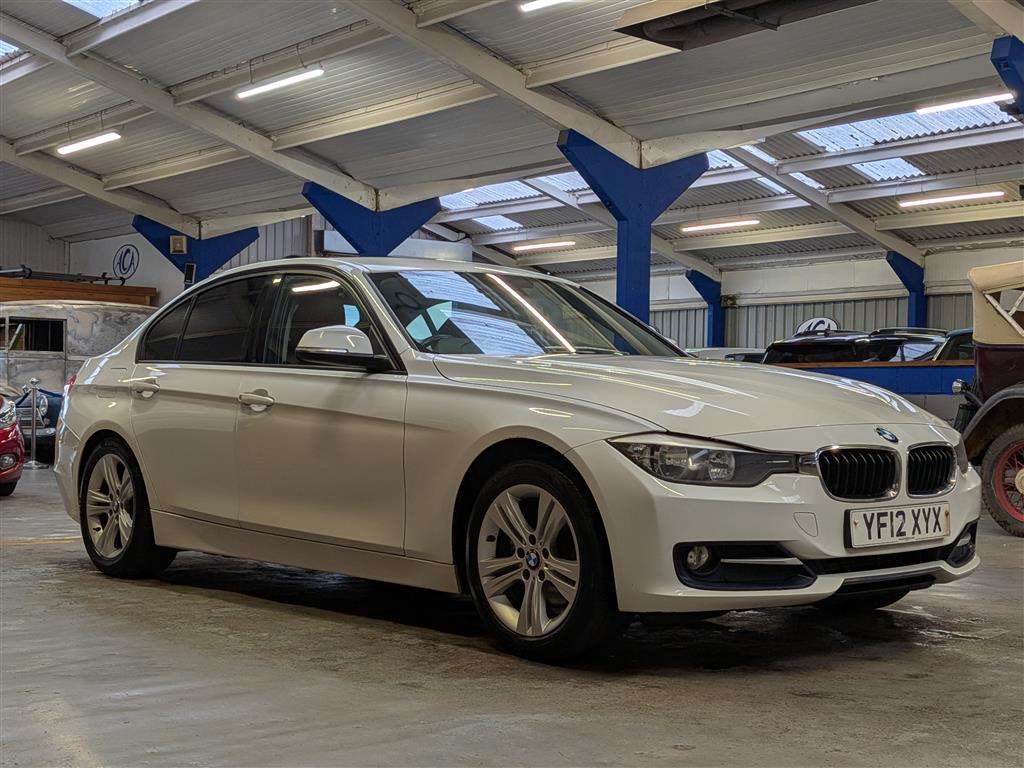<p>2012 BMW 320D SPORT</p>