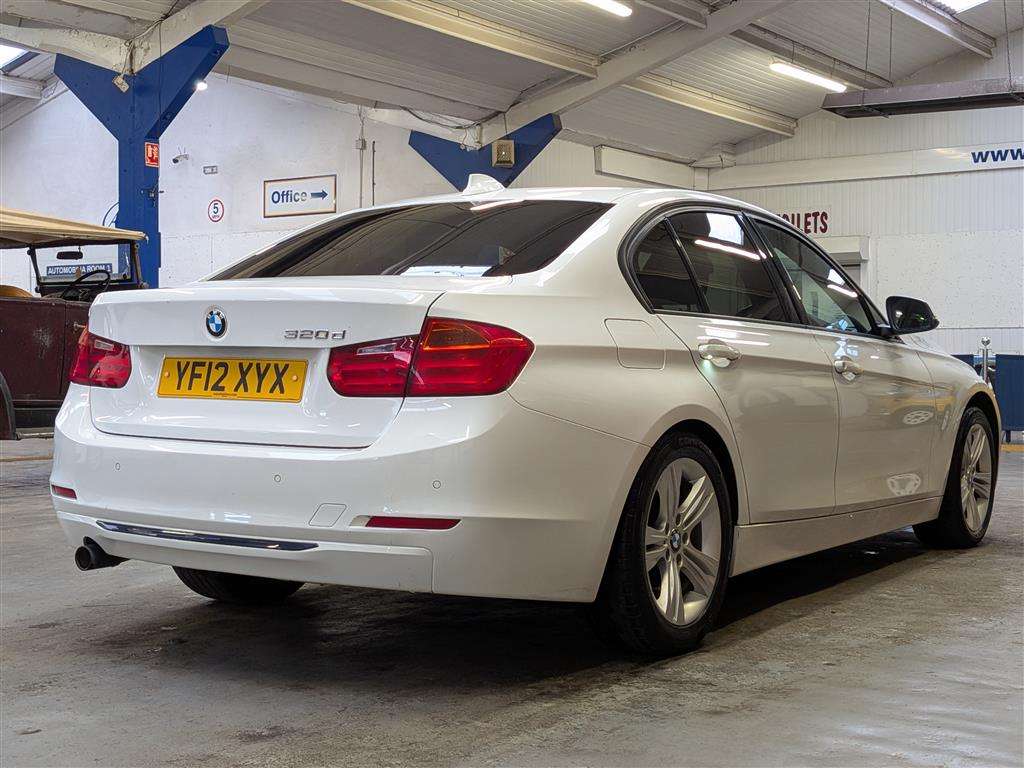 <p>2012 BMW 320D SPORT</p>