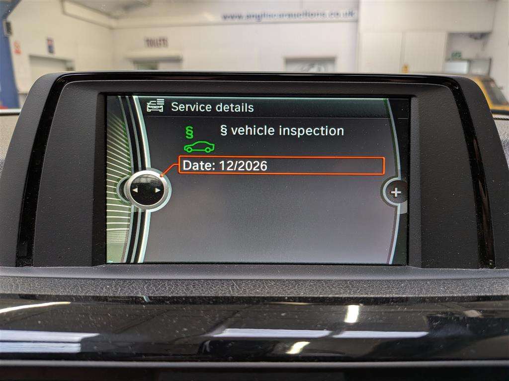 <p>2012 BMW 320D SPORT</p>