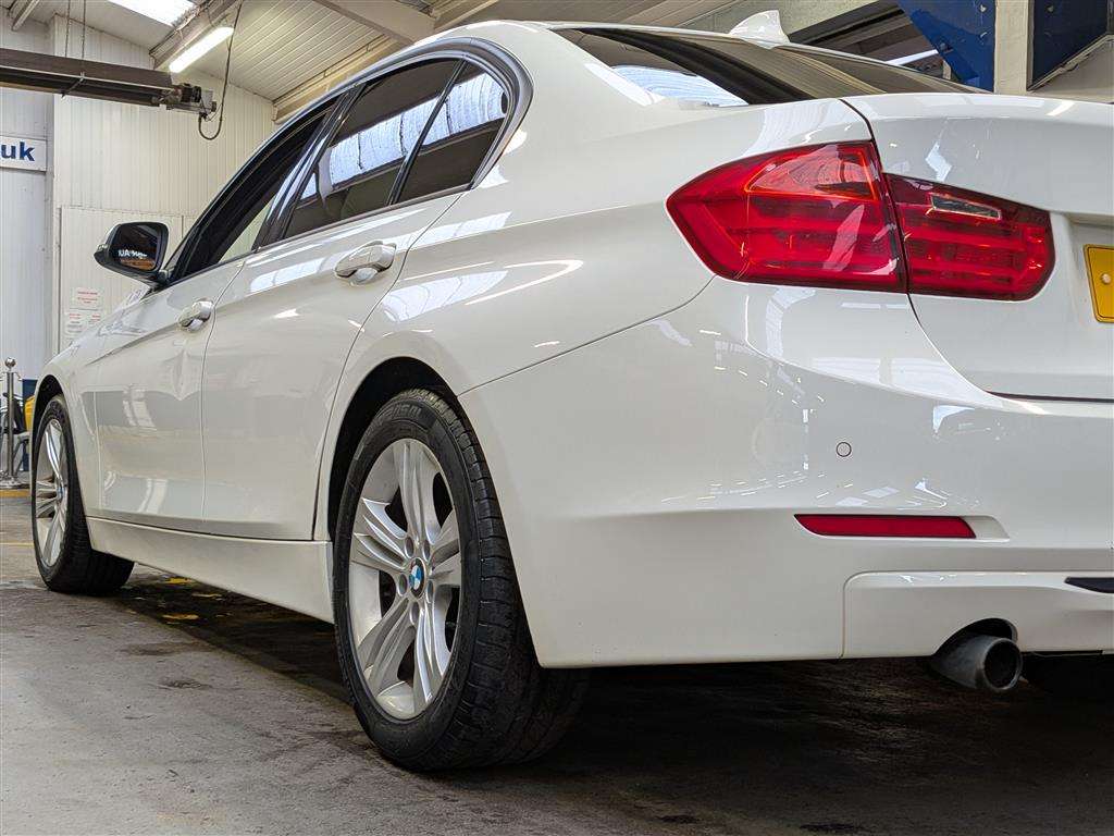 <p>2012 BMW 320D SPORT</p>