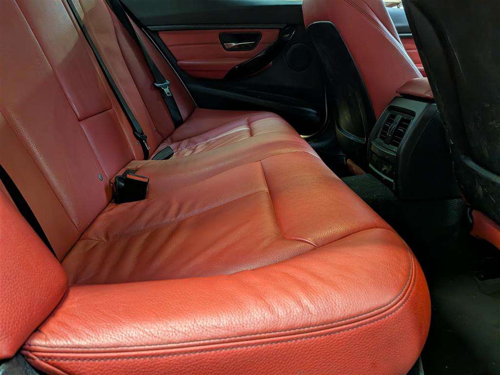 <p>2012 BMW 320D SPORT</p>