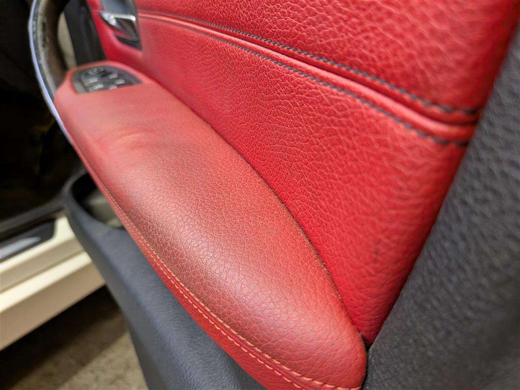 <p>2012 BMW 320D SPORT</p>