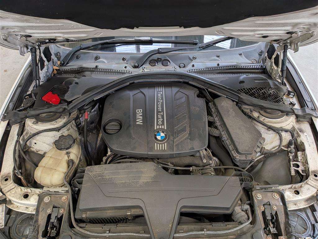 <p>2012 BMW 320D SPORT</p>