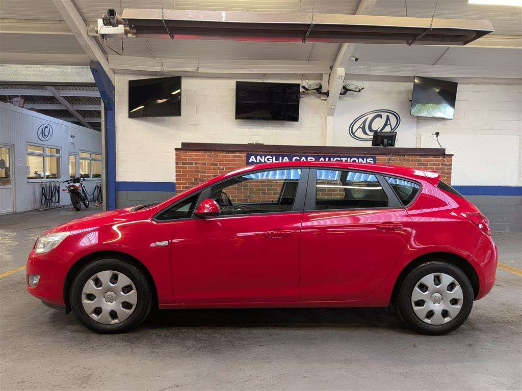 <p>2011 VAUXHALL ASTRA EXCLUSIV CDTI</p>