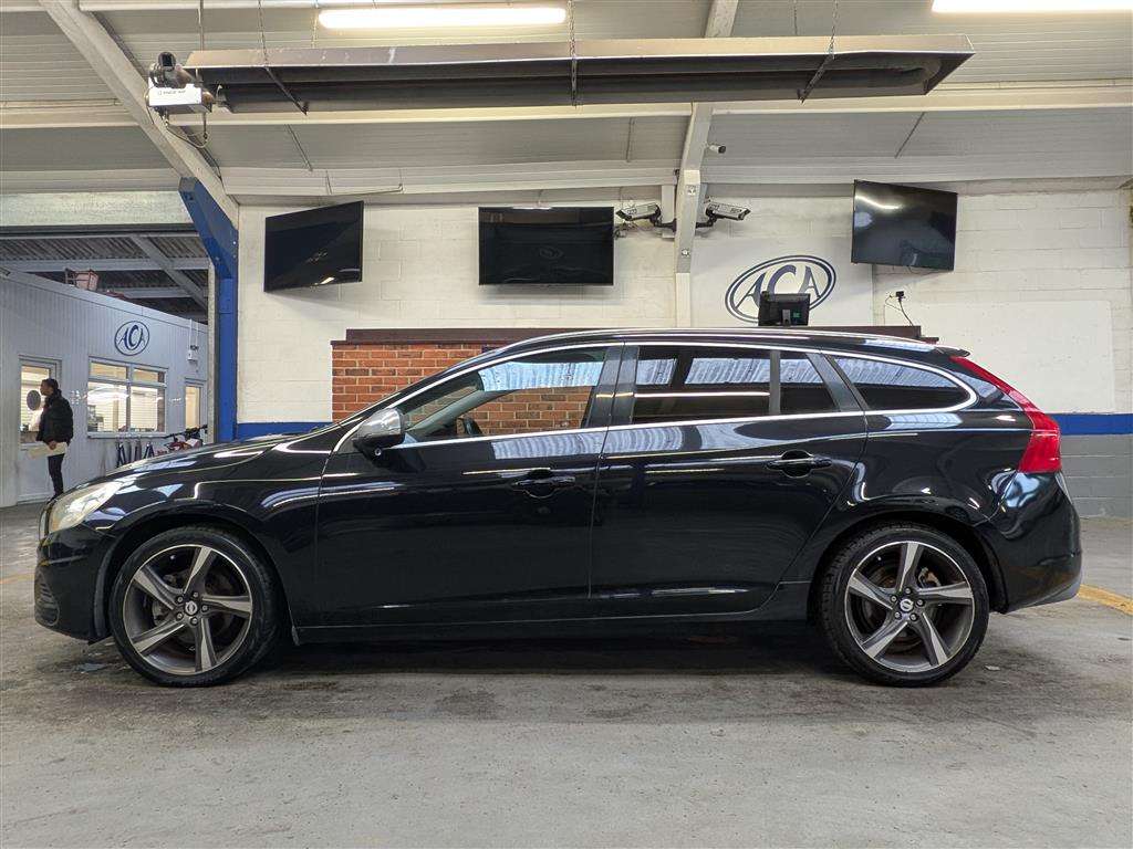 <p>2013 VOLVO V60 R-DESIGN T4 AUTO</p>
