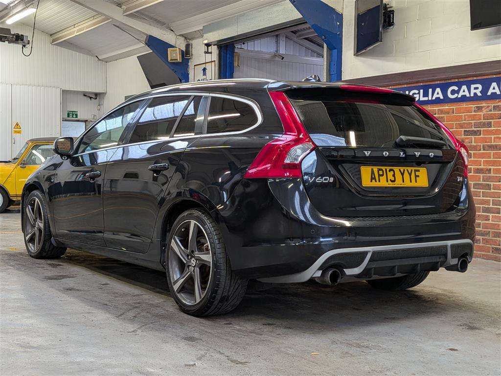 <p>2013 VOLVO V60 R-DESIGN T4 AUTO</p>