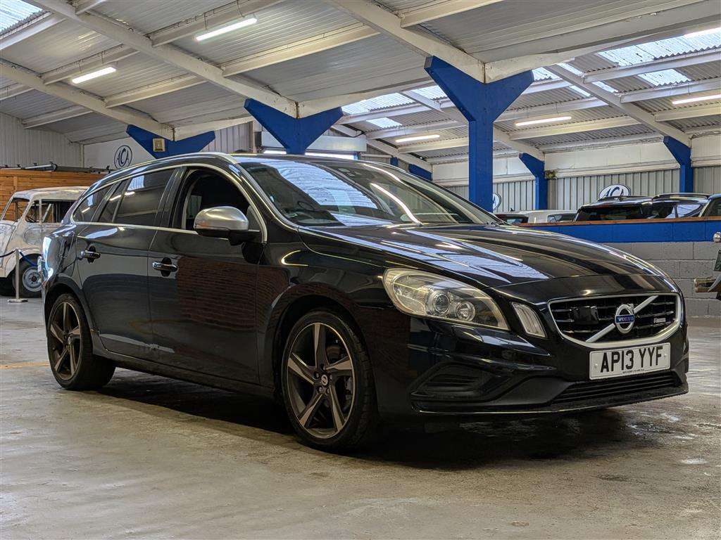 <p>2013 VOLVO V60 R-DESIGN T4 AUTO</p>