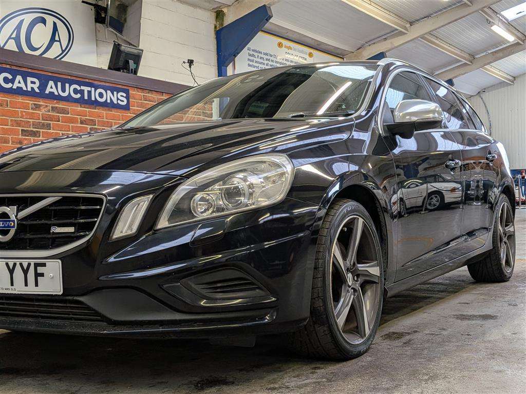 <p>2013 VOLVO V60 R-DESIGN T4 AUTO</p>