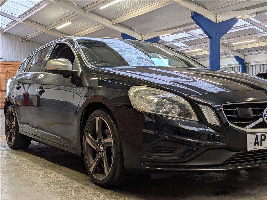 <p>2013 VOLVO V60 R-DESIGN T4 AUTO</p>