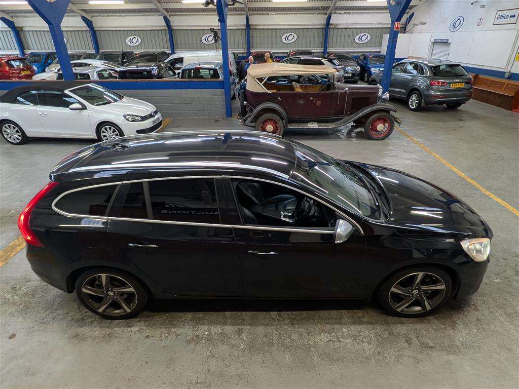 <p>2013 VOLVO V60 R-DESIGN T4 AUTO</p>