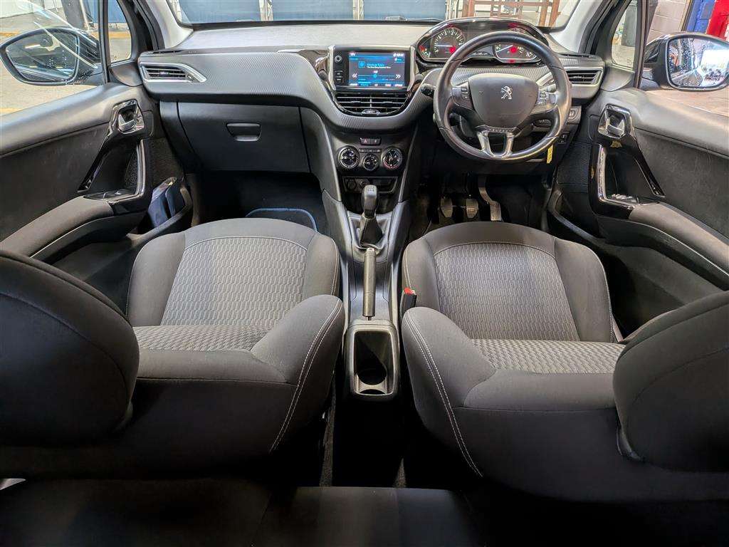 <p>2017 PEUGEOT 208 BLACK EDITION</p>