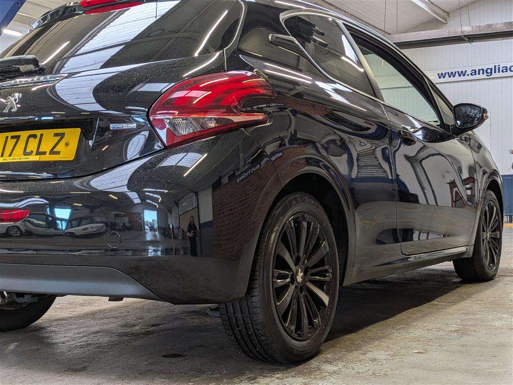 <p>2017 PEUGEOT 208 BLACK EDITION</p>