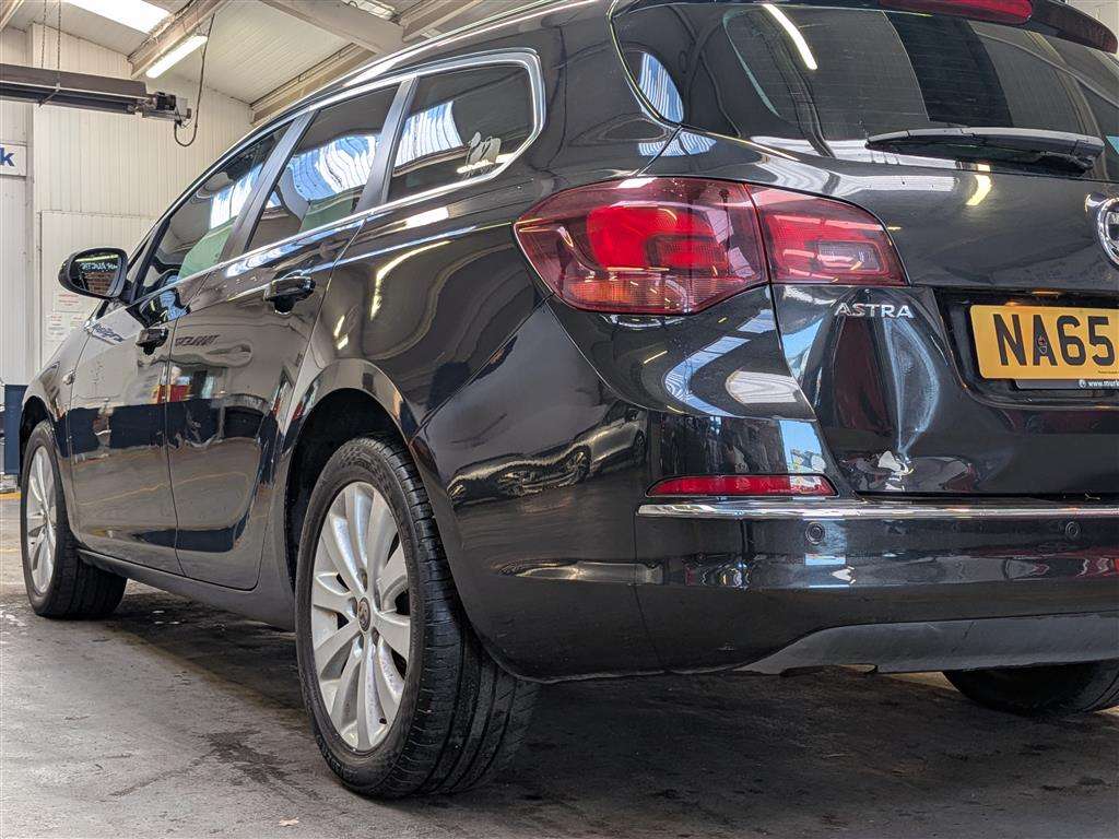 <p>2015 VAUXHALL ASTRA ELITE CDTI ECOFLEX</p>