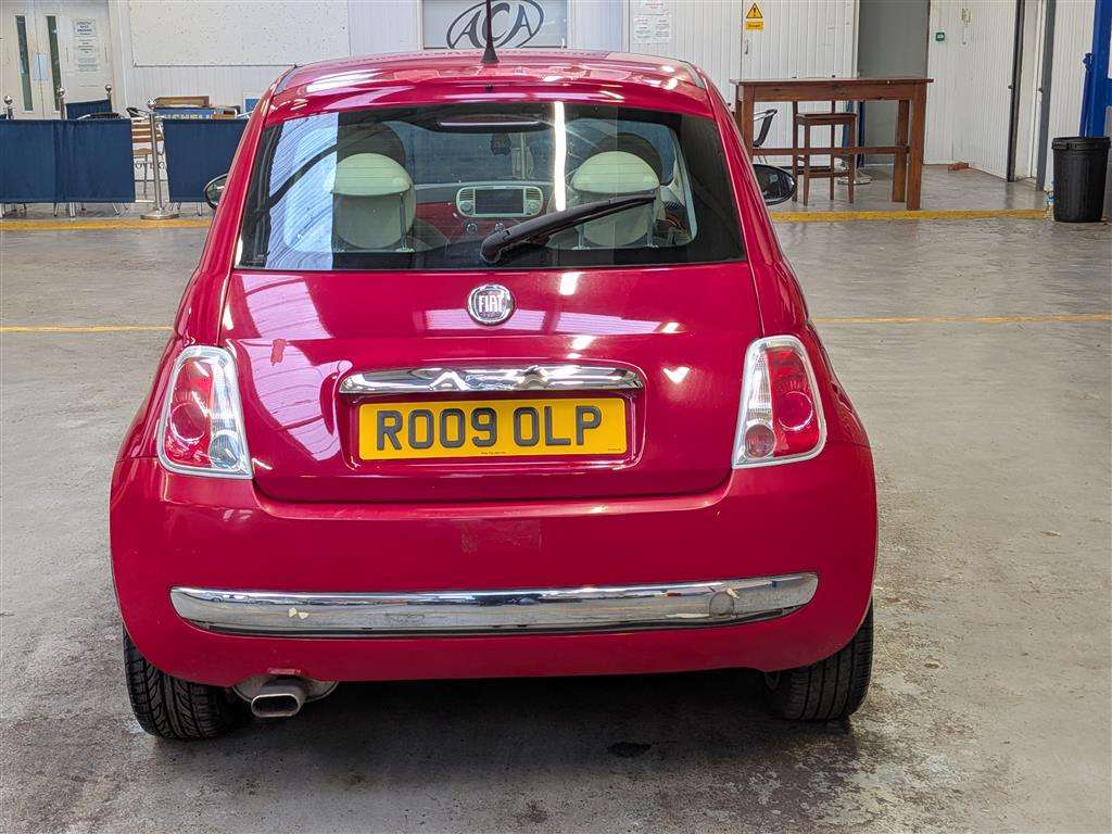 <p>2009 FIAT 500 LOUNGE</p>