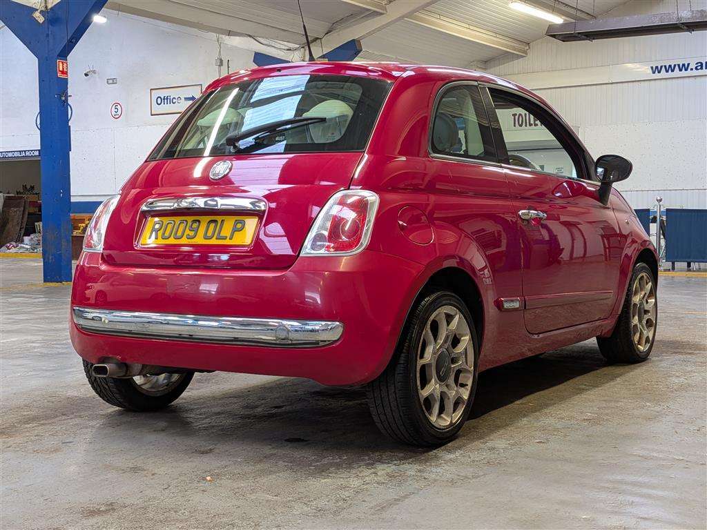 <p>2009 FIAT 500 LOUNGE</p>