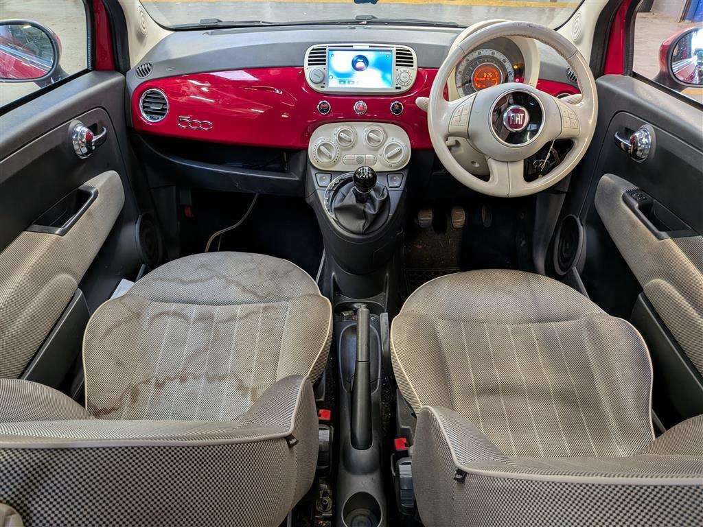 <p>2009 FIAT 500 LOUNGE</p>