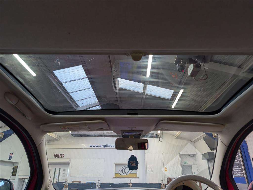 <p>2009 FIAT 500 LOUNGE</p>
