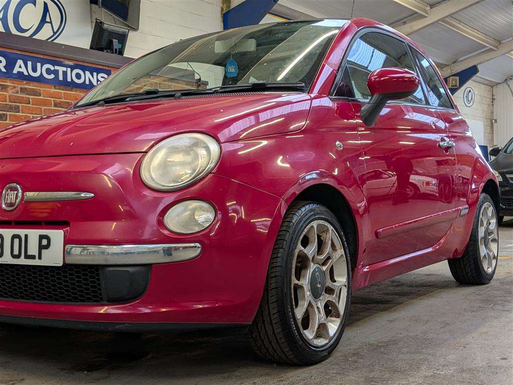 <p>2009 FIAT 500 LOUNGE</p>