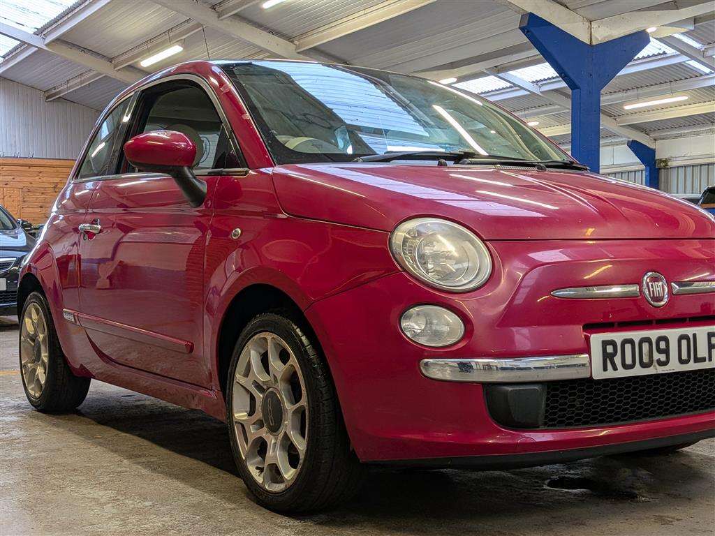 <p>2009 FIAT 500 LOUNGE</p>