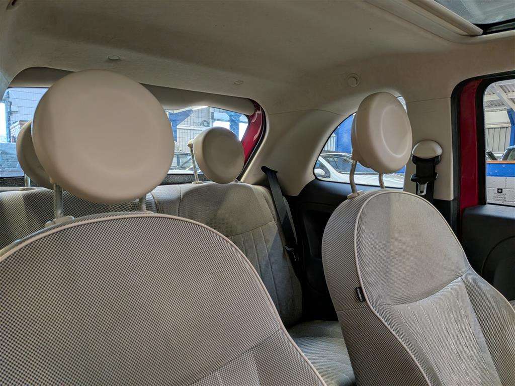 <p>2009 FIAT 500 LOUNGE</p>