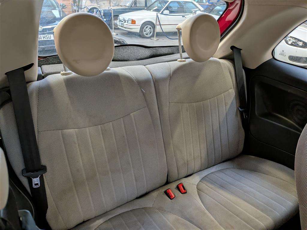 <p>2009 FIAT 500 LOUNGE</p>