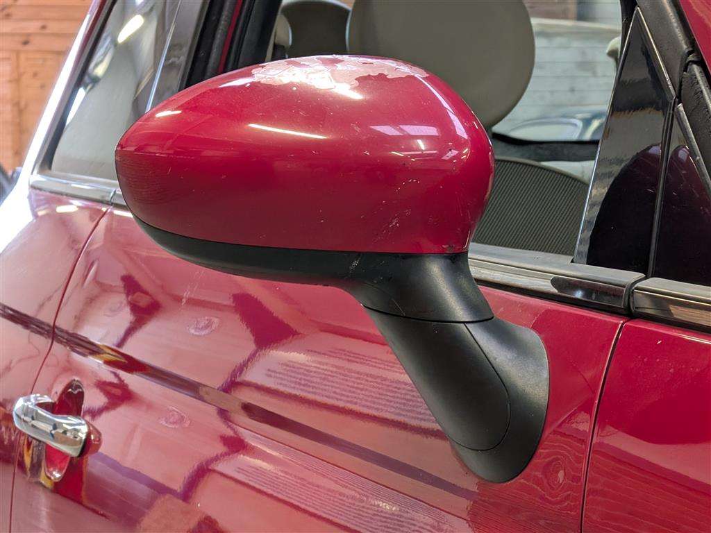 <p>2009 FIAT 500 LOUNGE</p>