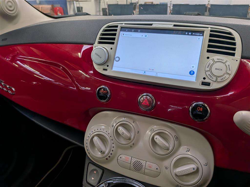 <p>2009 FIAT 500 LOUNGE</p>