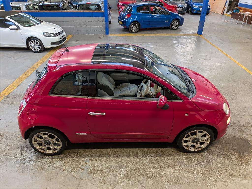 <p>2009 FIAT 500 LOUNGE</p>
