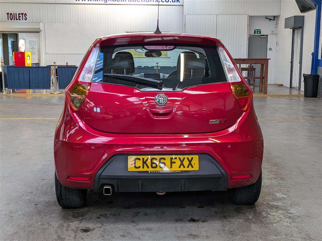 <p>2016 MG 3 STYLE LUX VTI-TECH</p>