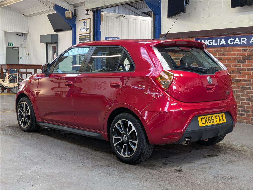 <p>2016 MG 3 STYLE LUX VTI-TECH</p>