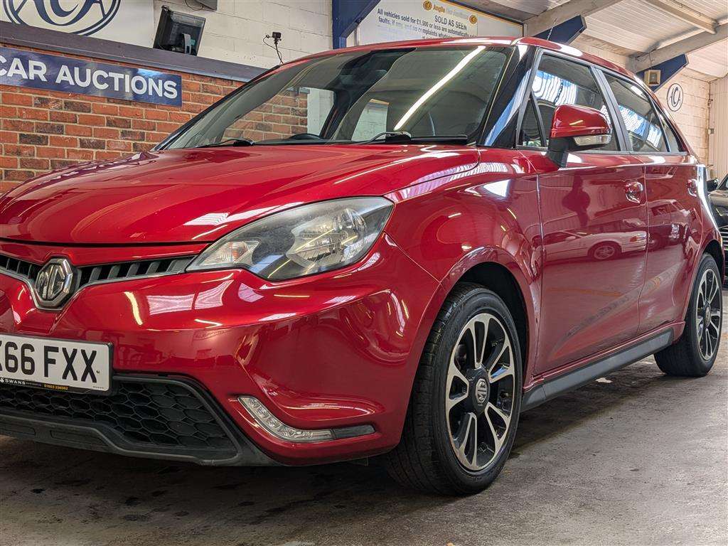 <p>2016 MG 3 STYLE LUX VTI-TECH</p>