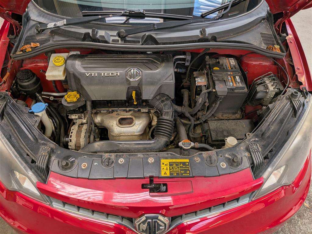 <p>2016 MG 3 STYLE LUX VTI-TECH</p>