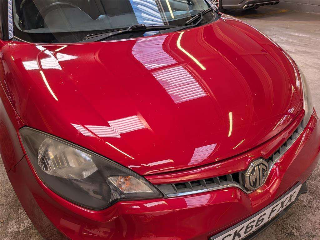 <p>2016 MG 3 STYLE LUX VTI-TECH</p>