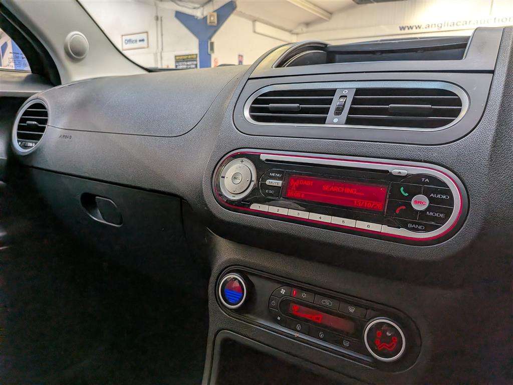 <p>2016 MG 3 STYLE LUX VTI-TECH</p>