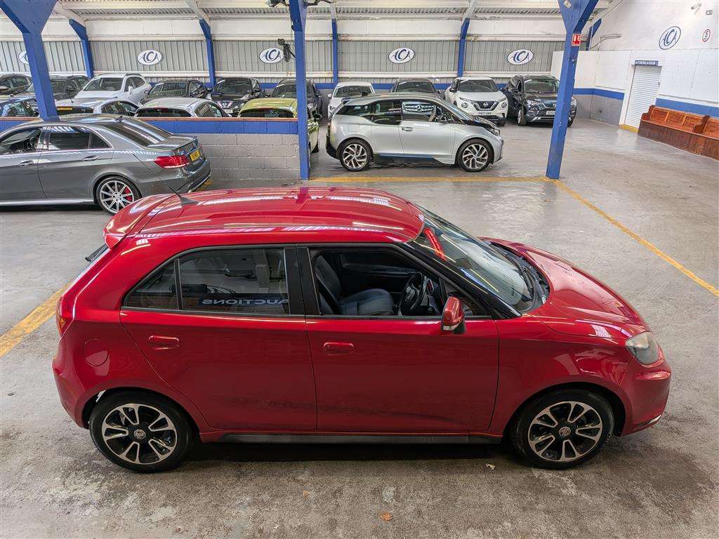 <p>2016 MG 3 STYLE LUX VTI-TECH</p>