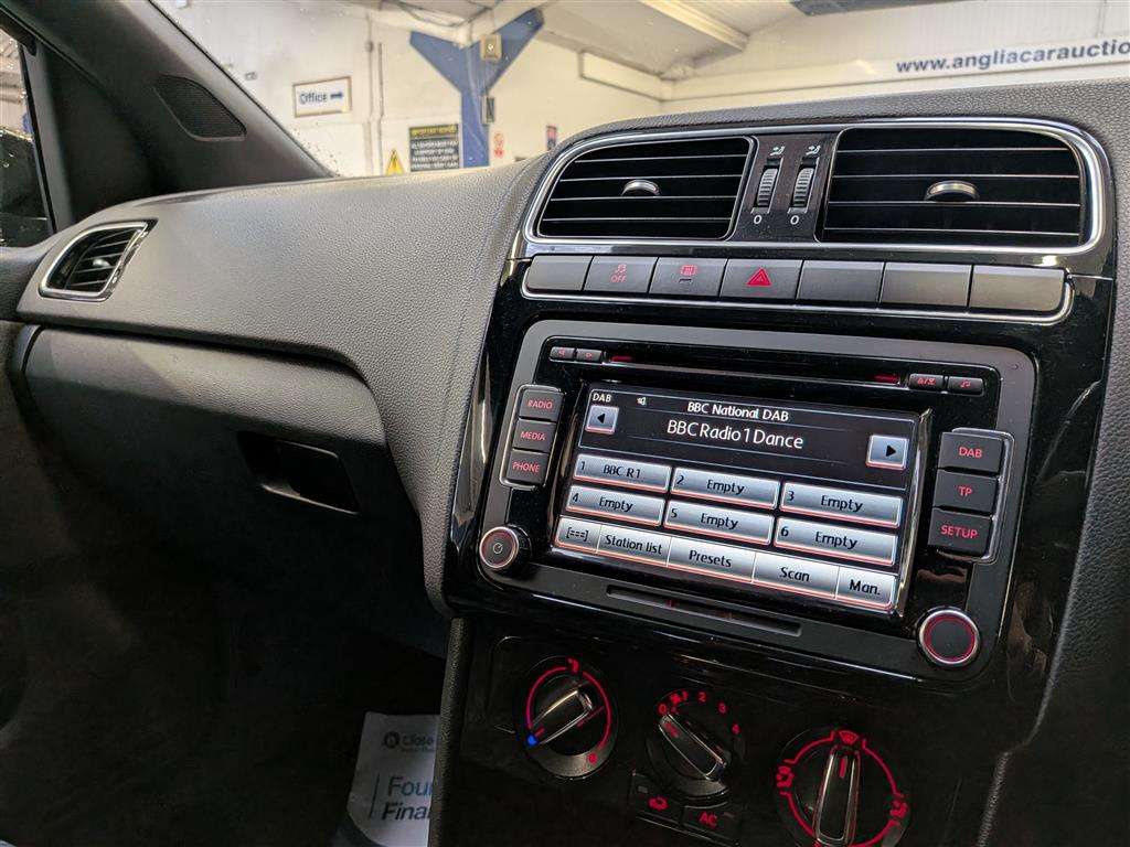 <p>2013 VOLKSWAGEN POLO GTI S-A 180</p>