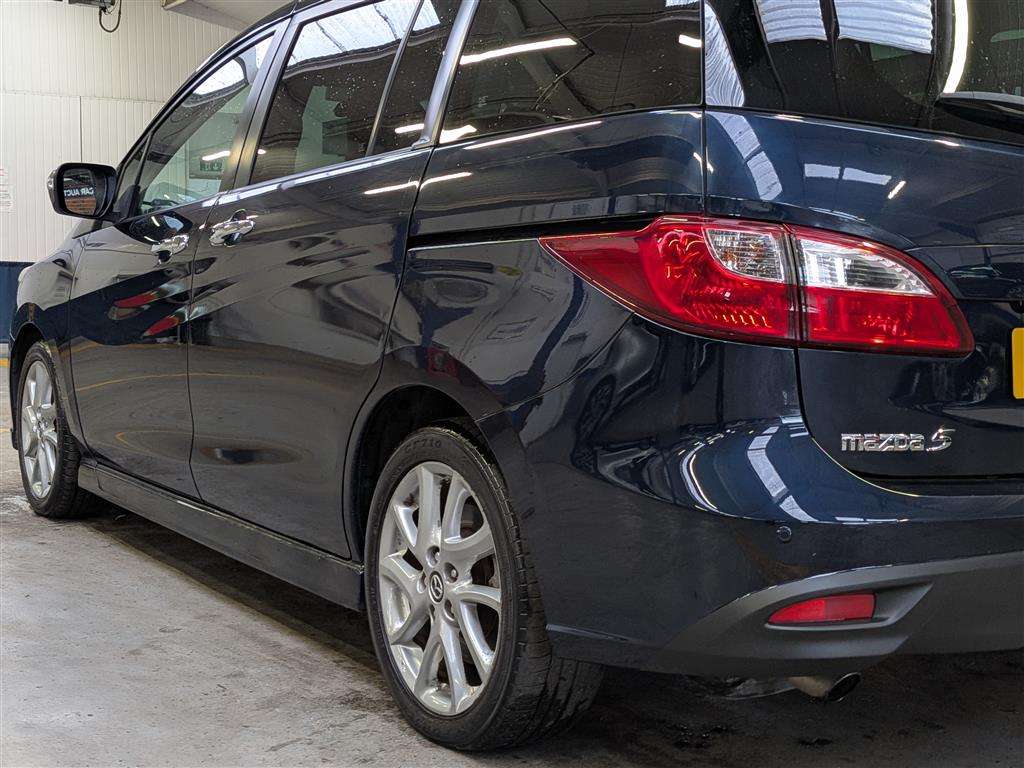 <p>2015 MAZDA 5 SPORT VENTURE D</p>