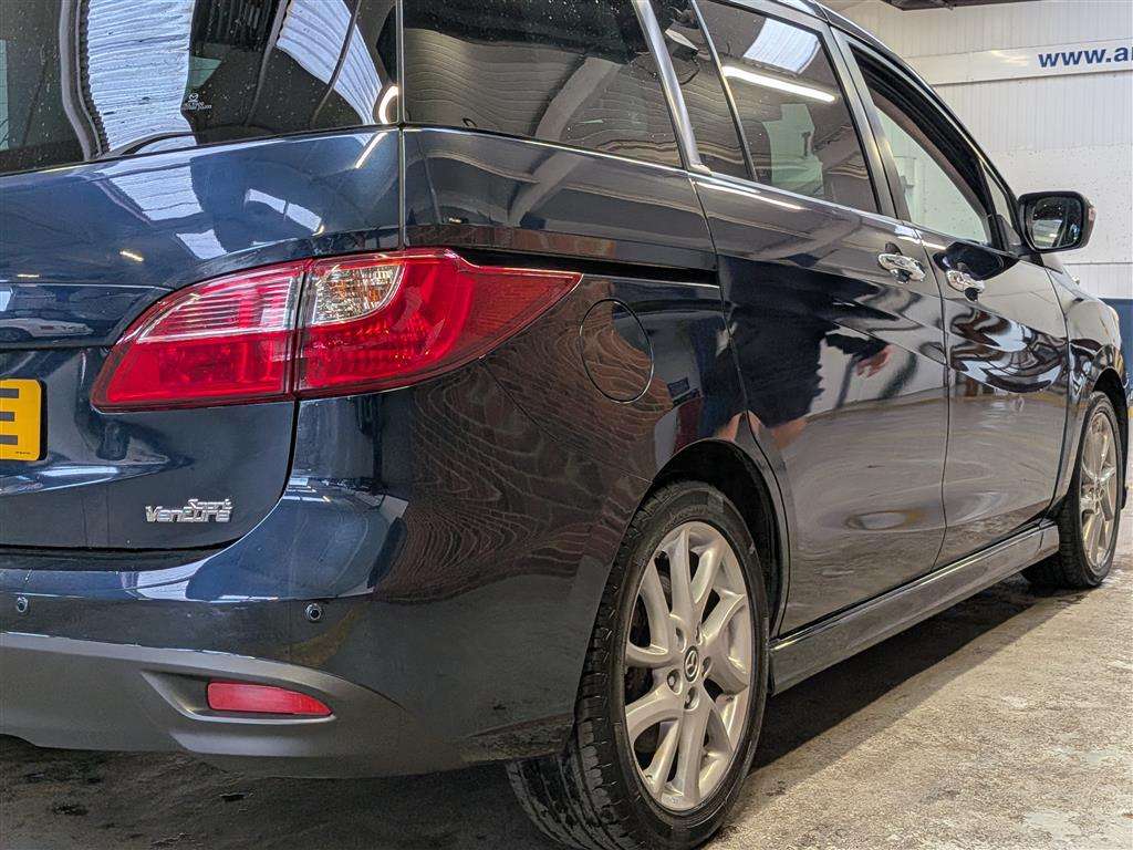 <p>2015 MAZDA 5 SPORT VENTURE D</p>