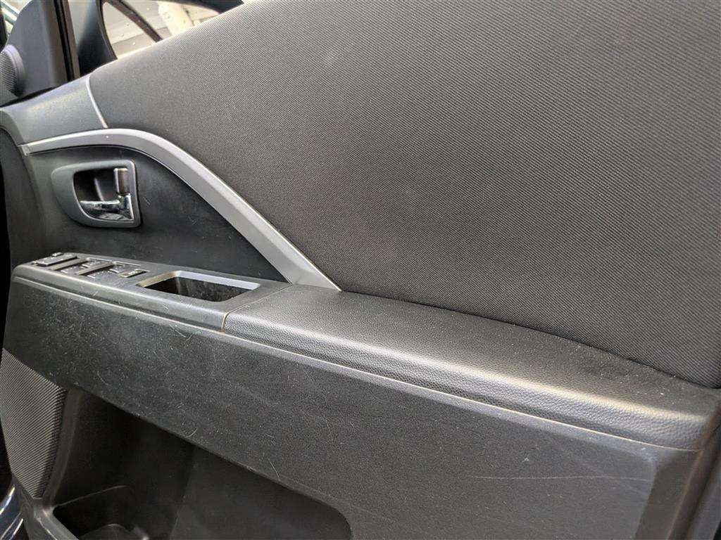 <p>2015 MAZDA 5 SPORT VENTURE D</p>
