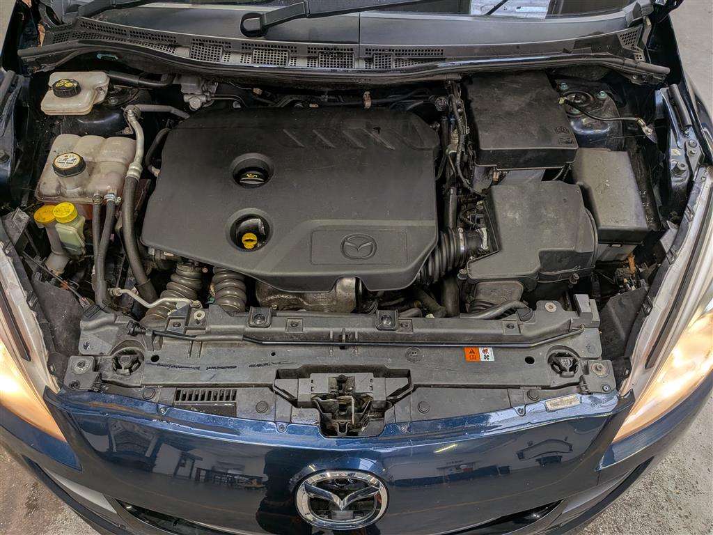 <p>2015 MAZDA 5 SPORT VENTURE D</p>