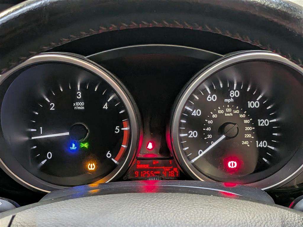 <p>2015 MAZDA 5 SPORT VENTURE D</p>