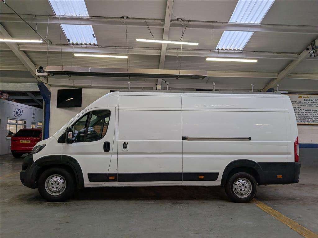 <p>2018 PEUGEOT BOXER 435 PRO L4H2 BLUE H</p>