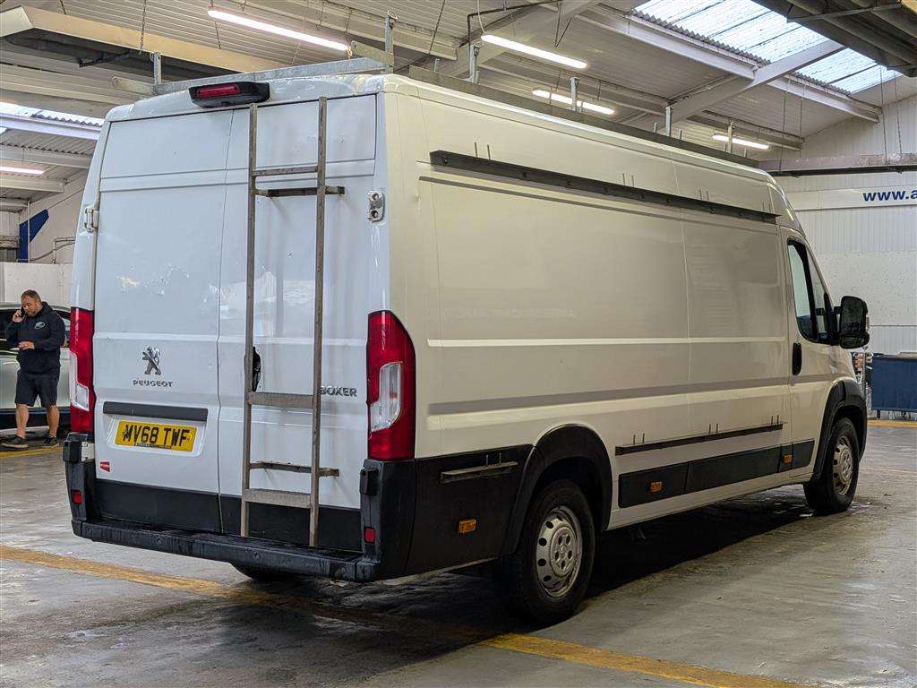 <p>2018 PEUGEOT BOXER 435 PRO L4H2 BLUE H</p>